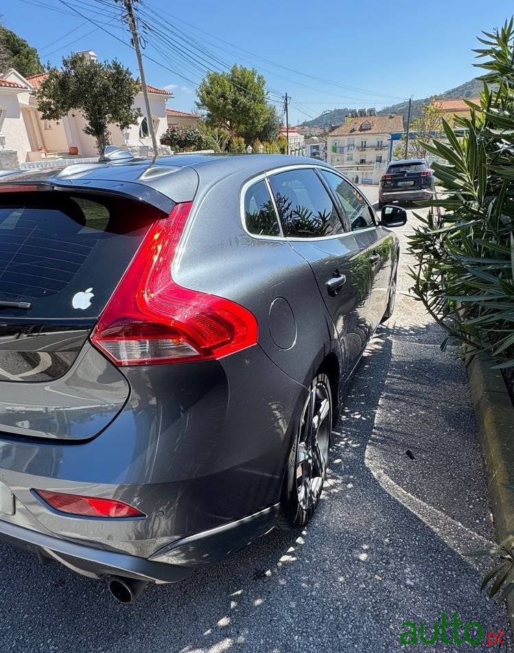 2013' Volvo V40 1.6 D2 R-Design photo #6