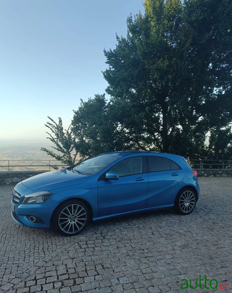 2015' Mercedes-Benz A 180 photo #1