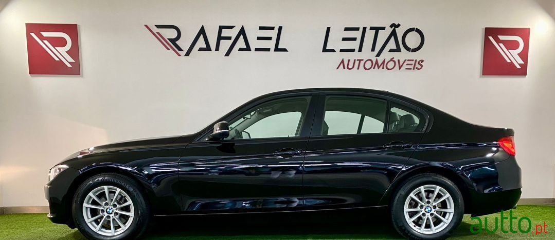 2012' BMW 318 photo #2