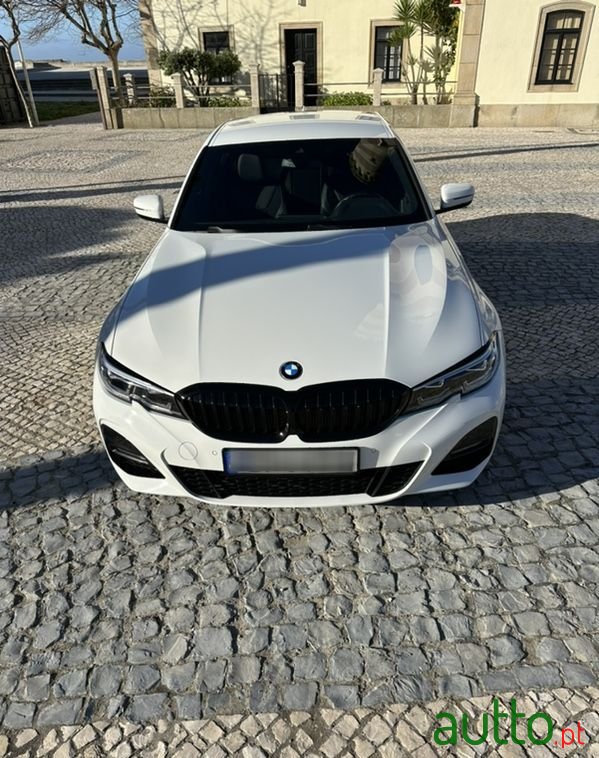 2019' BMW 330 E Pack M Auto photo #3