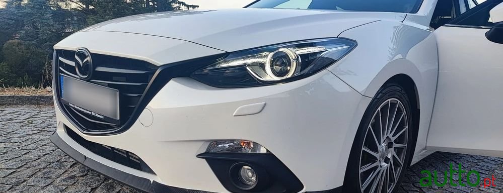 2015' Mazda 3 Skyactiv-D photo #4