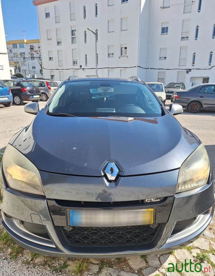 2010' Renault Mégane Sport Tourer photo #3