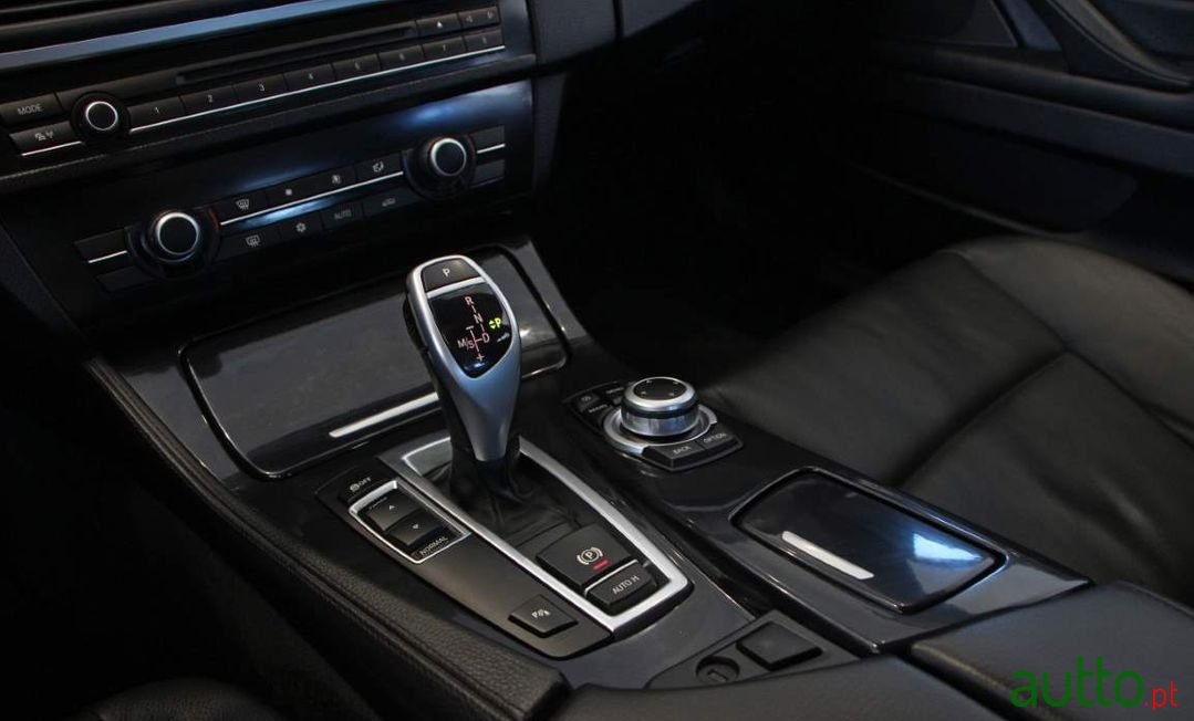 2010' BMW 523 photo #3