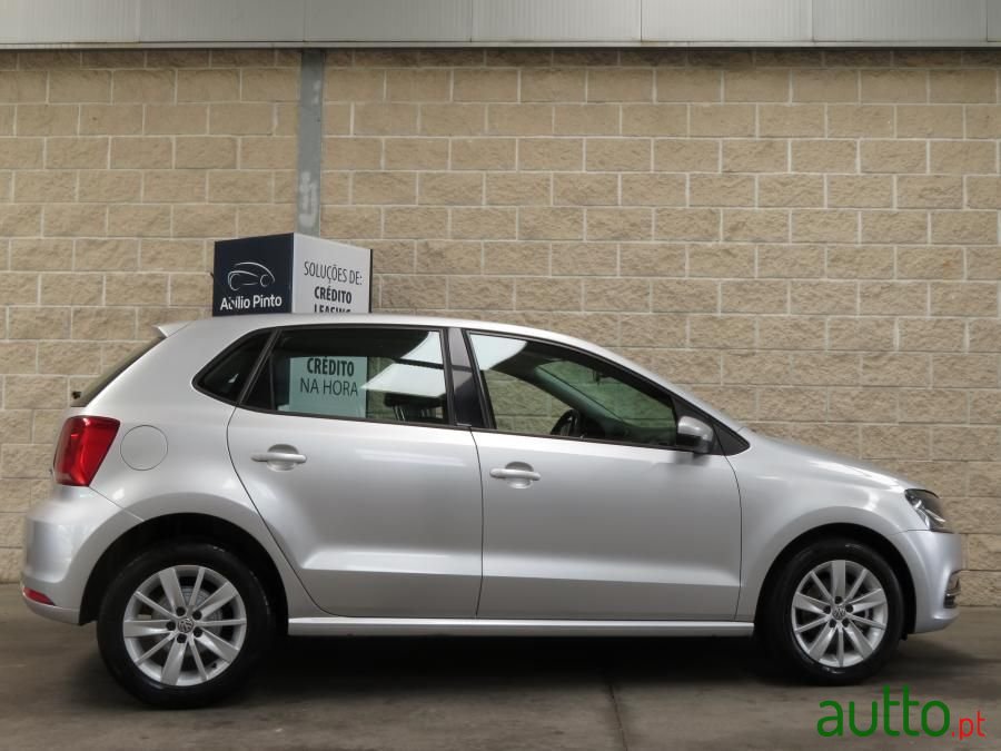 2017' Volkswagen Polo photo #5