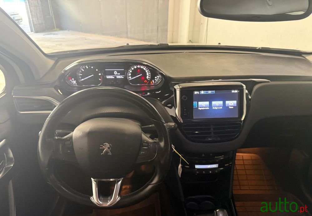 2015' Peugeot 2008 photo #4