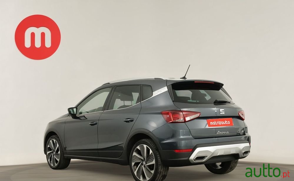 2023' SEAT Arona 1.0 Tsi Fr Dsg photo #3
