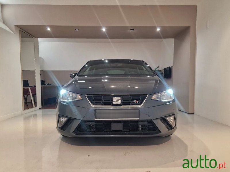 2020' SEAT Ibiza 1.0 Tsi S&S Fr photo #2
