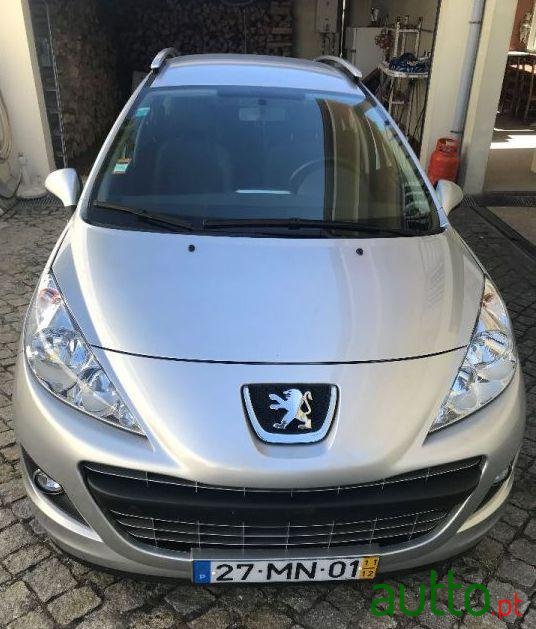 2011' Peugeot 207 Sw photo #2