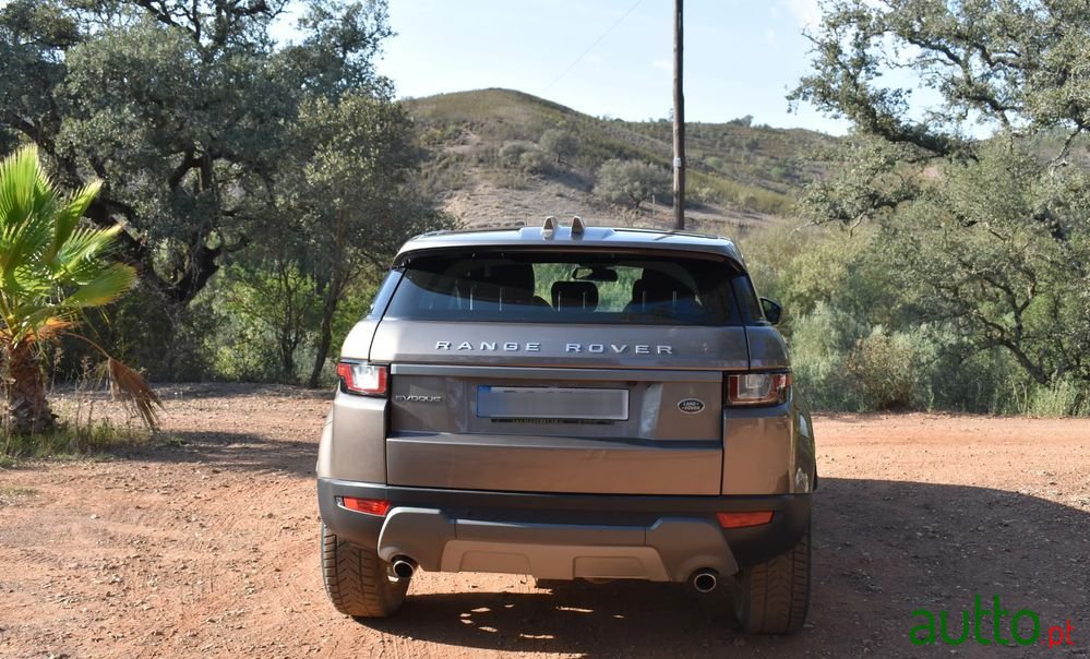 2017' Land Rover Range Rover Evoque photo #3