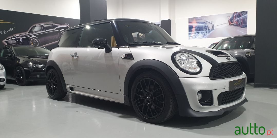 2011' MINI Cooper photo #4