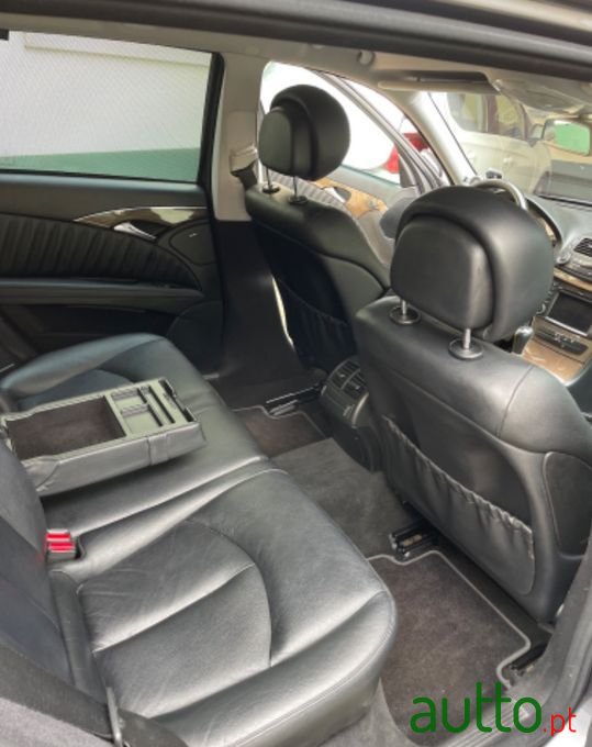 2008' Mercedes-Benz 220 photo #5