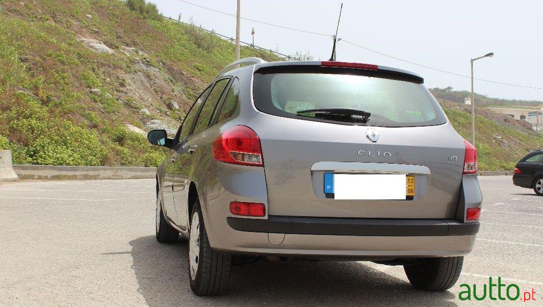 2012' Renault Clio Break photo #1