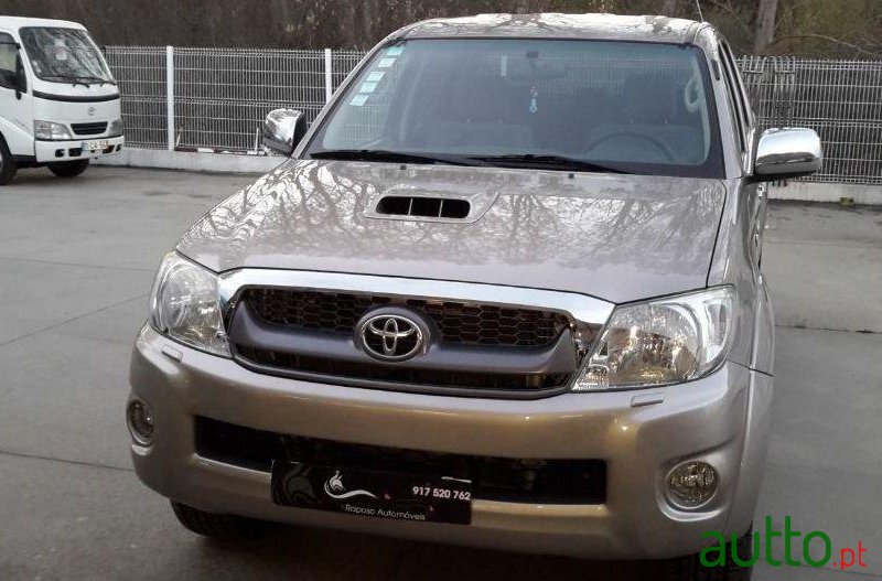 2009' Toyota Hilux Tracker 3.0 photo #3