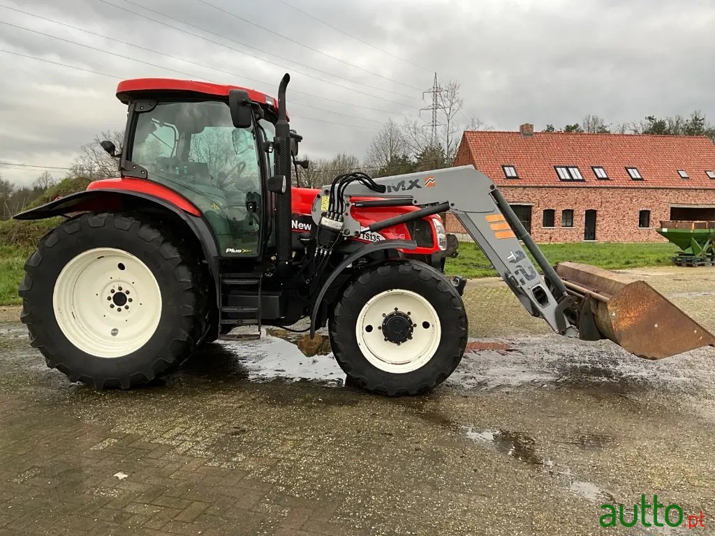 2007' New Holland TS135A - 4WD photo #5