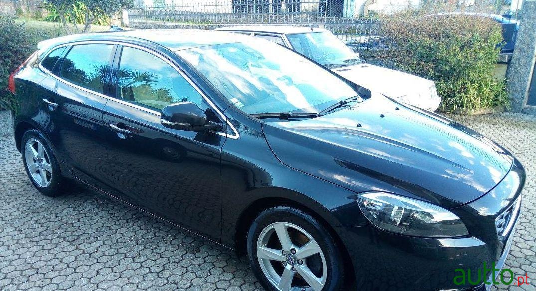 2014' Volvo V40 photo #2