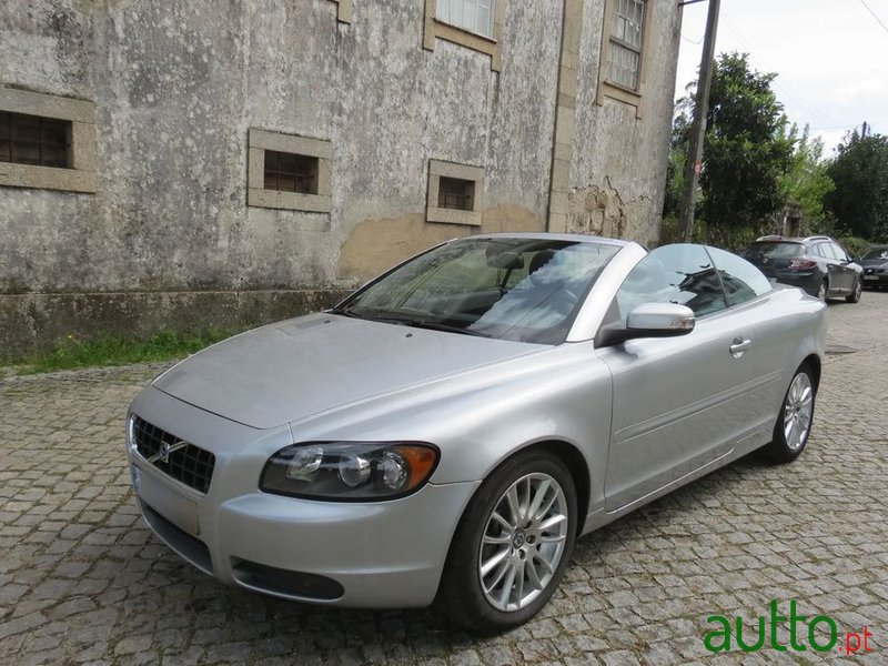 2010' Volvo C70 2.0 D Summum photo #1