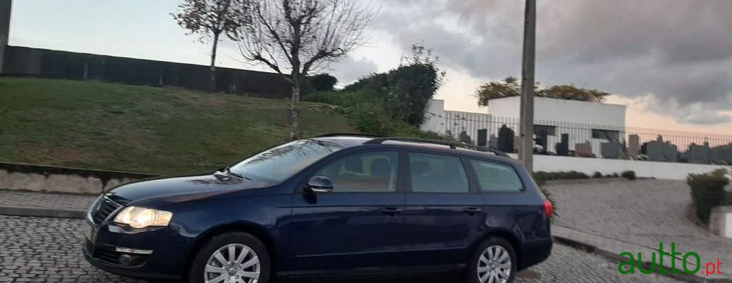 2007' Volkswagen Passat Variant photo #3