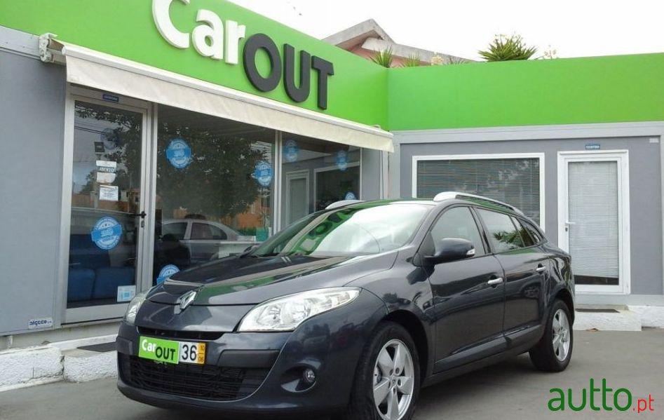 2010' Renault Megane Sport Tourer photo #1