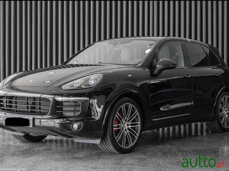 2015' Porsche Cayenne photo #1