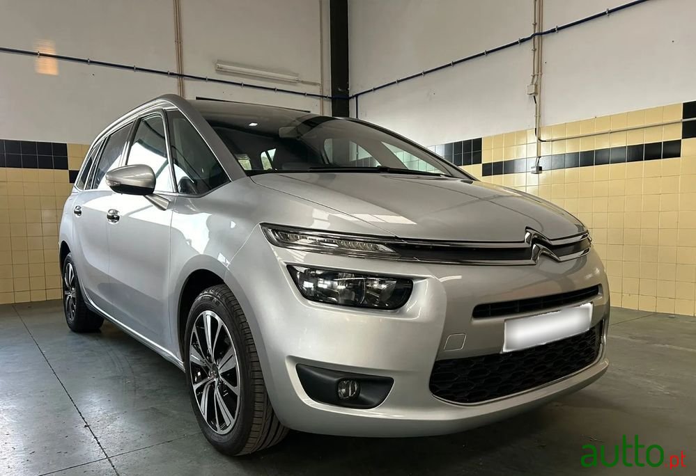 2015' Citroen C4 Picasso photo #4