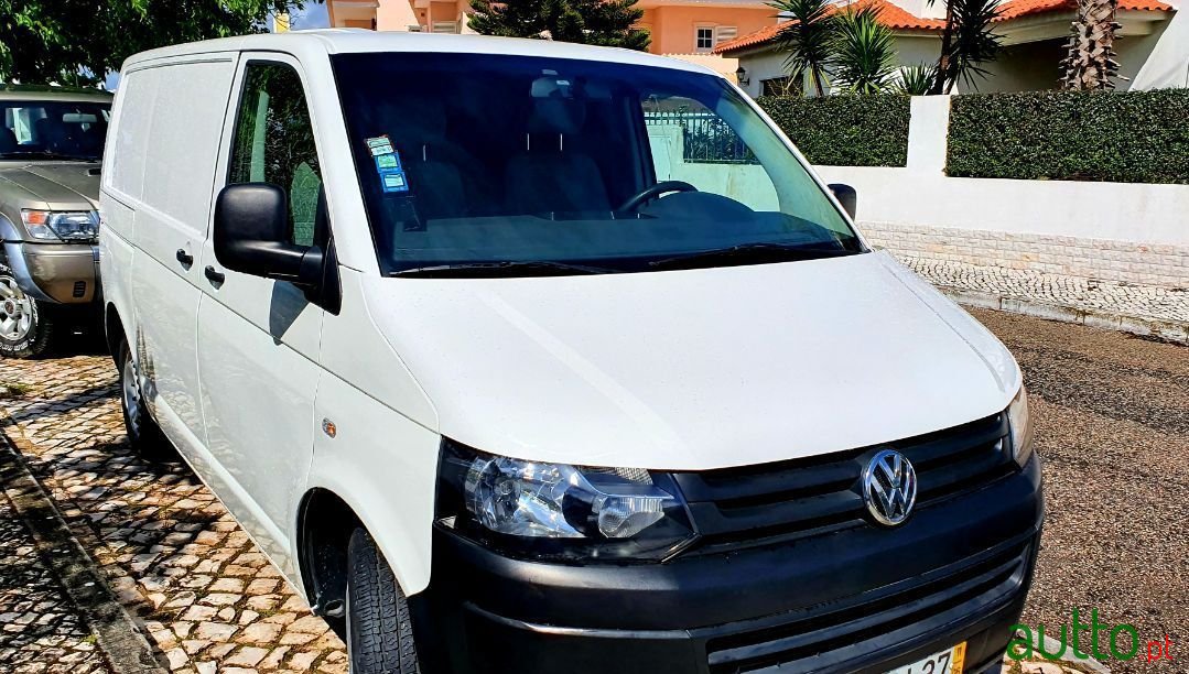 2011' Volkswagen Transporter photo #1