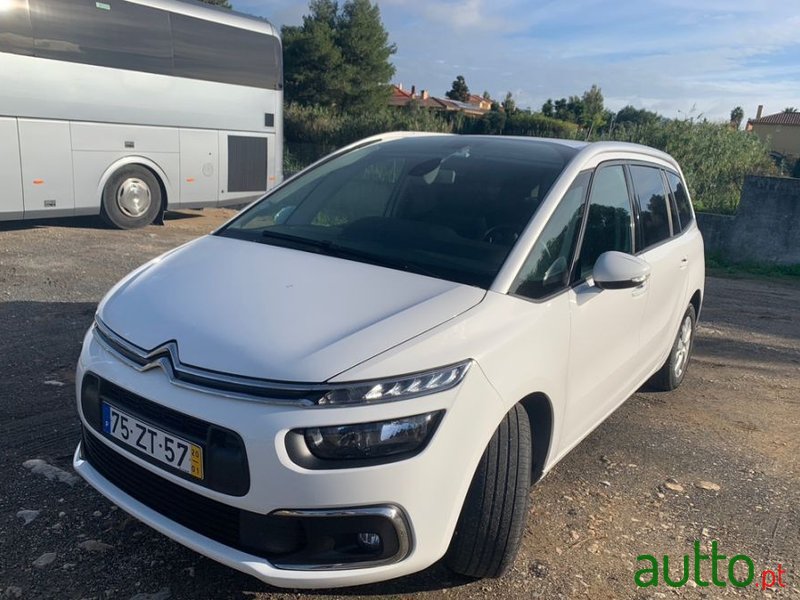 2020' Citroen C4 Spacetourer photo #2