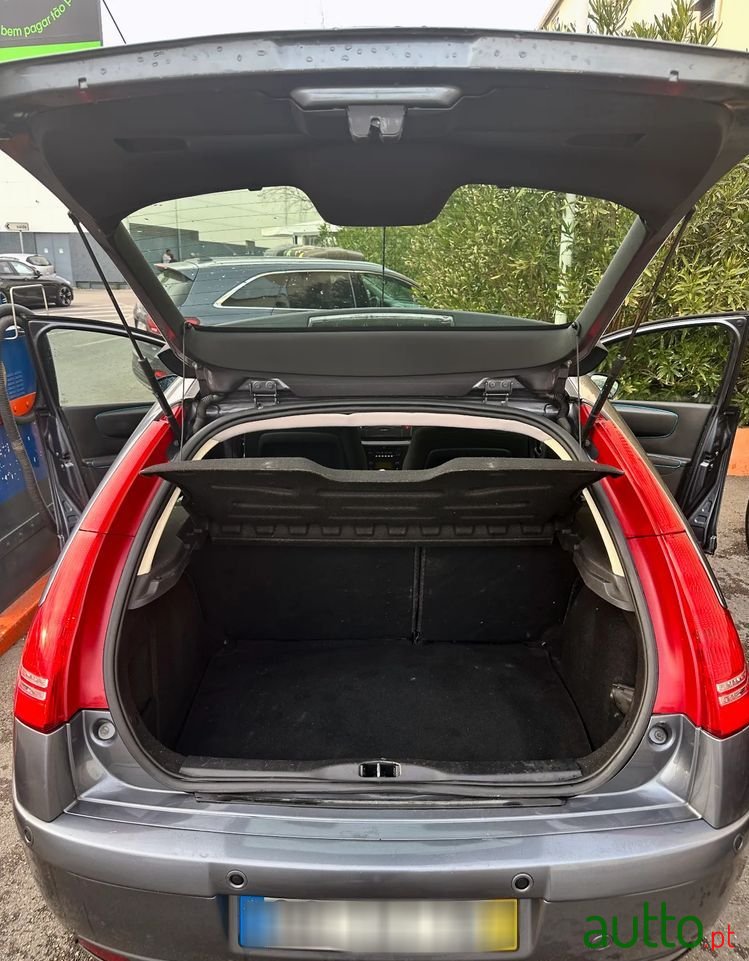 2009' Citroen C4 photo #6