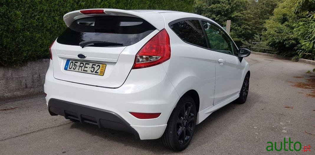 2012' Ford Fiesta photo #1