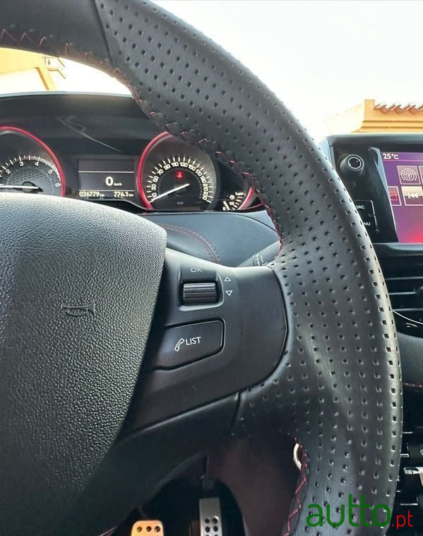 2016' Peugeot 208 photo #5