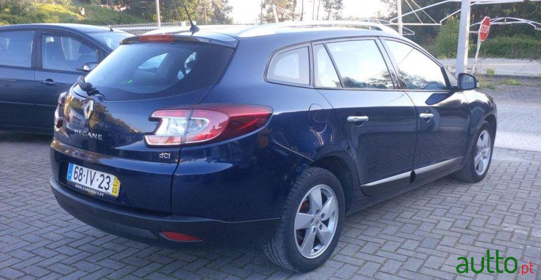 2010' Renault Megane Sport Tourer photo #1