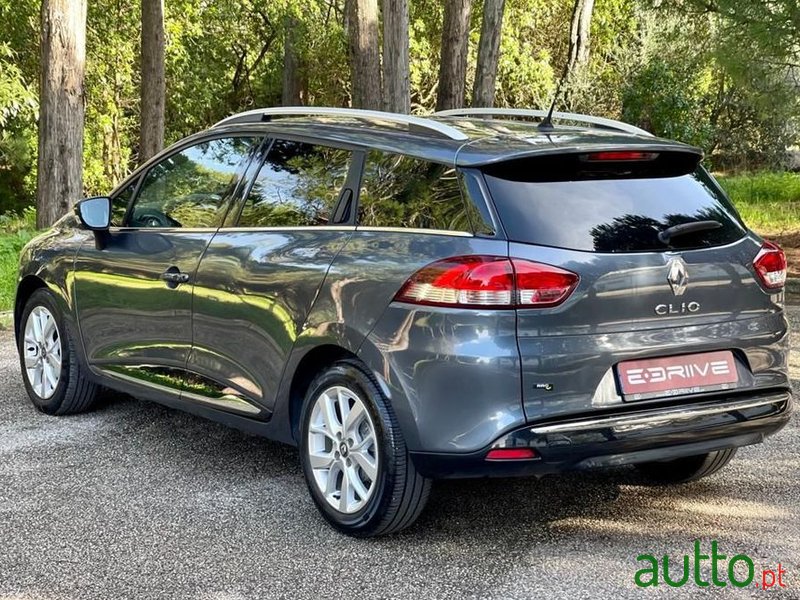 2019' Renault Clio Sport Tourer photo #6