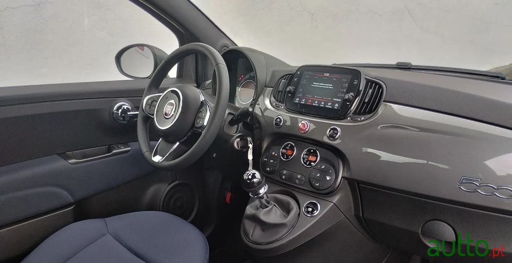 2022' Fiat 500 1.0 Hybrid Club photo #2