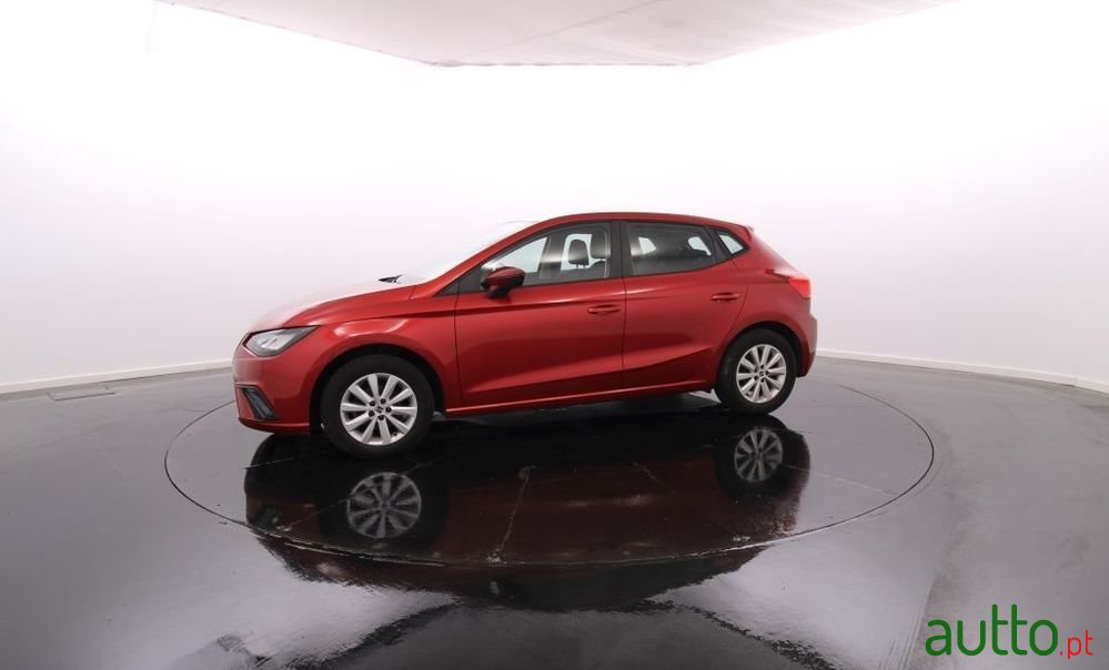 2022' SEAT Ibiza 1.0 Tsi Style photo #2