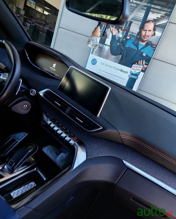 2018' Peugeot 5008 photo #3