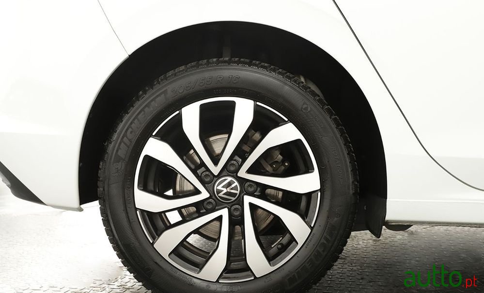 2021' Volkswagen Golf photo #5