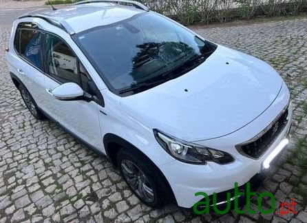 2019' Peugeot 2008 photo #3