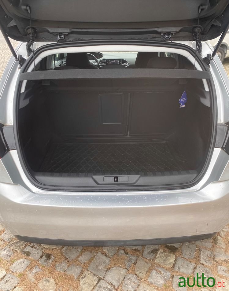 2017' Peugeot 308 photo #5