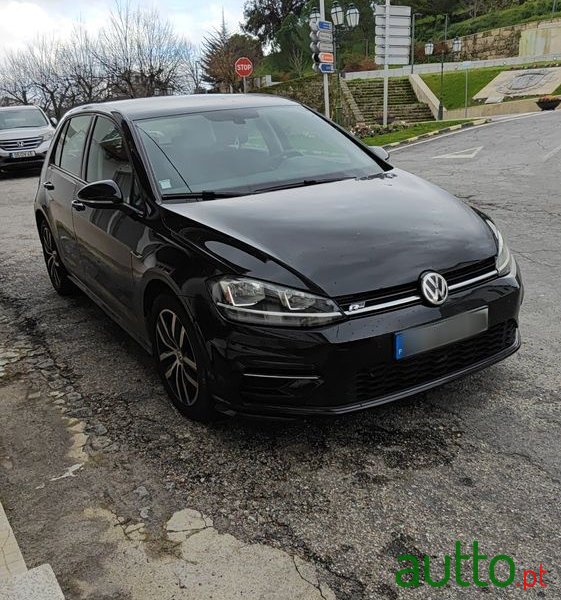 2017' Volkswagen Golf photo #1