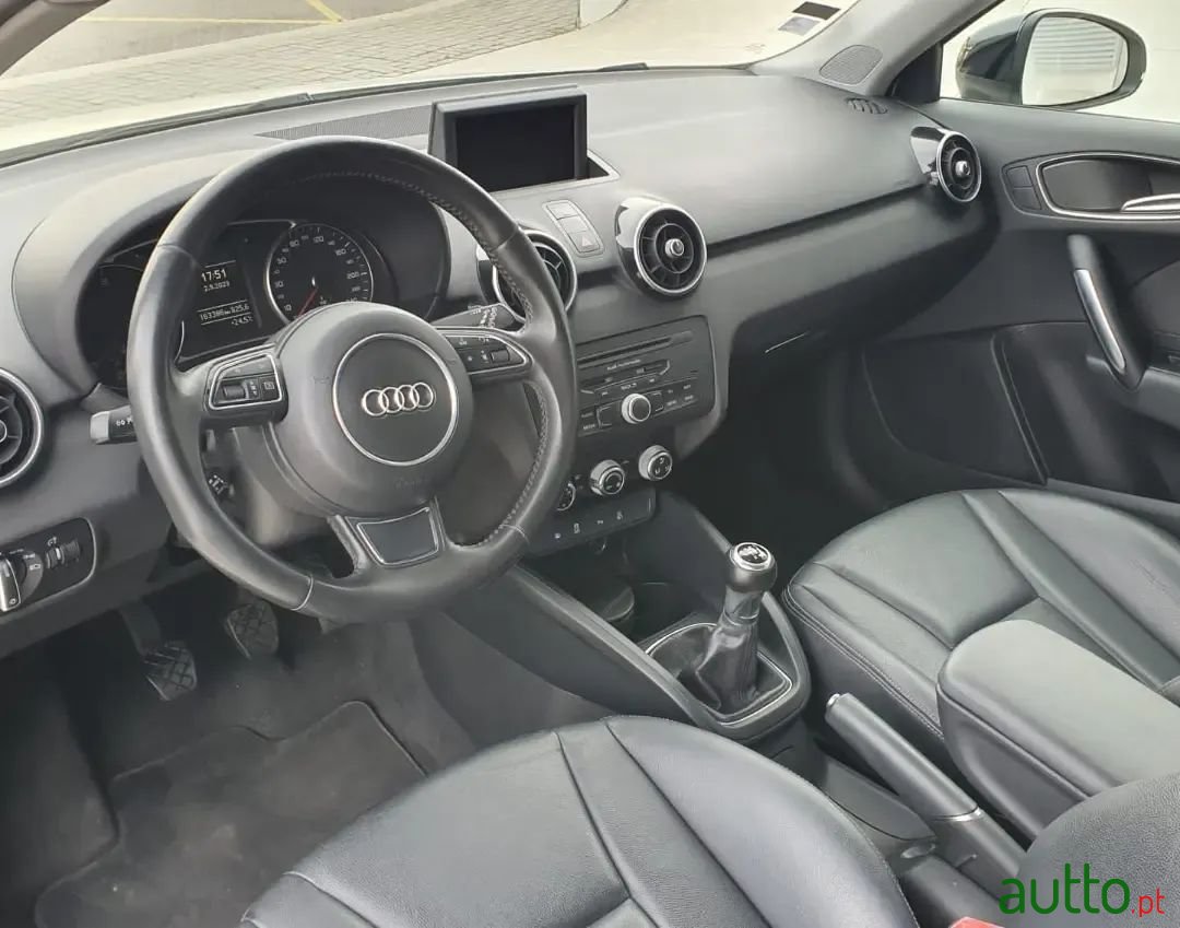 2012' Audi A1 photo #3