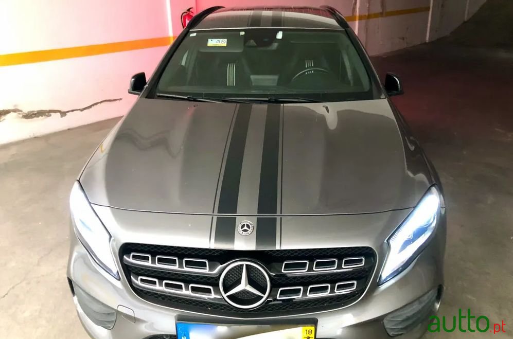 2018' Mercedes-Benz Gla-180 photo #3