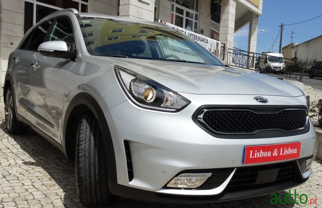 2019' Kia Niro photo #2