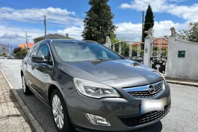 2012' Opel Astra Sports Tourer