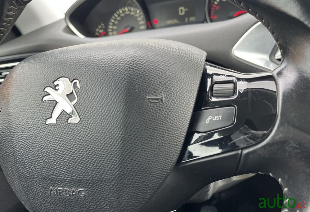 2016' Peugeot 308 photo #6