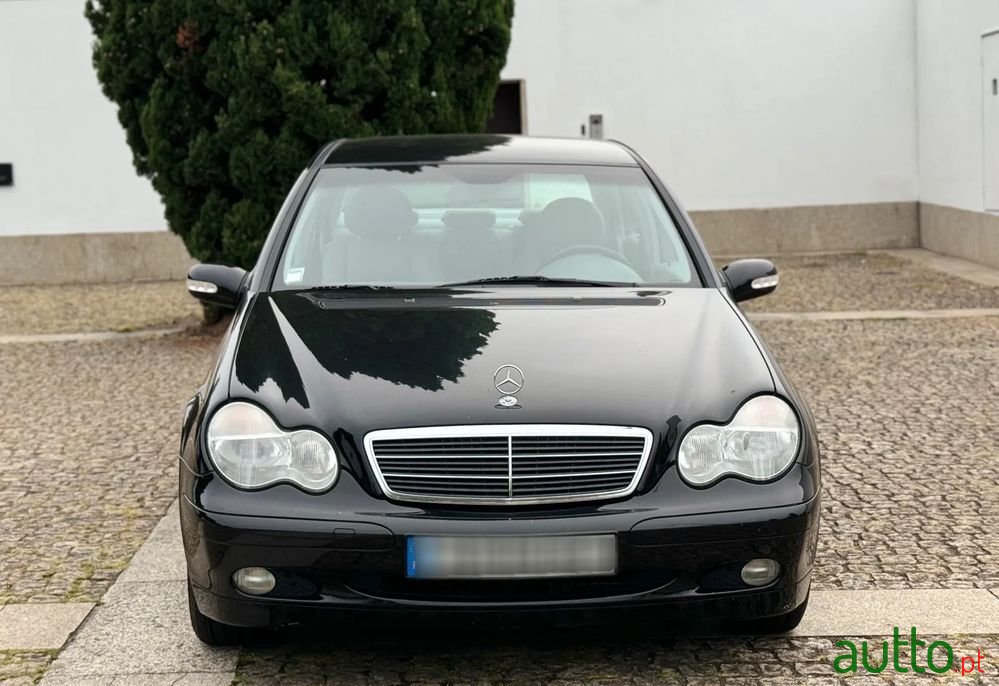 2001' Mercedes-Benz C 200 Classic photo #2