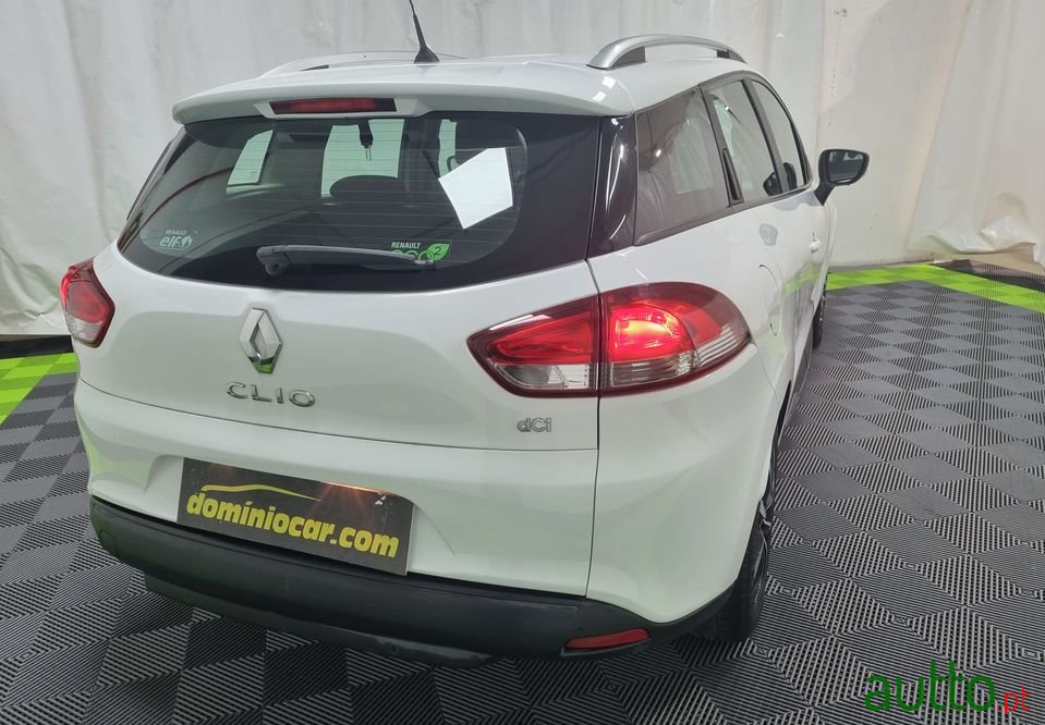 2014' Renault Clio Sport Tourer photo #5