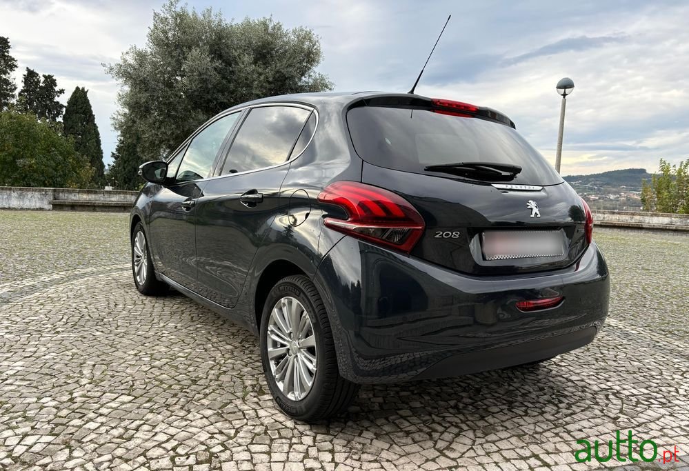 2017' Peugeot 208 photo #6