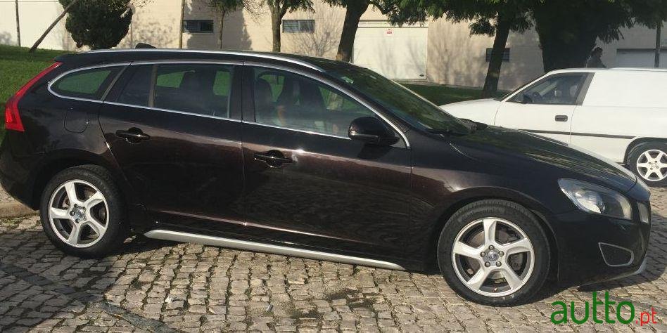 2010' Volvo V60 D3 photo #4