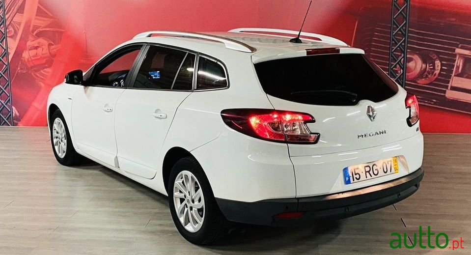 2016' Renault Megane Sport Tourer photo #3