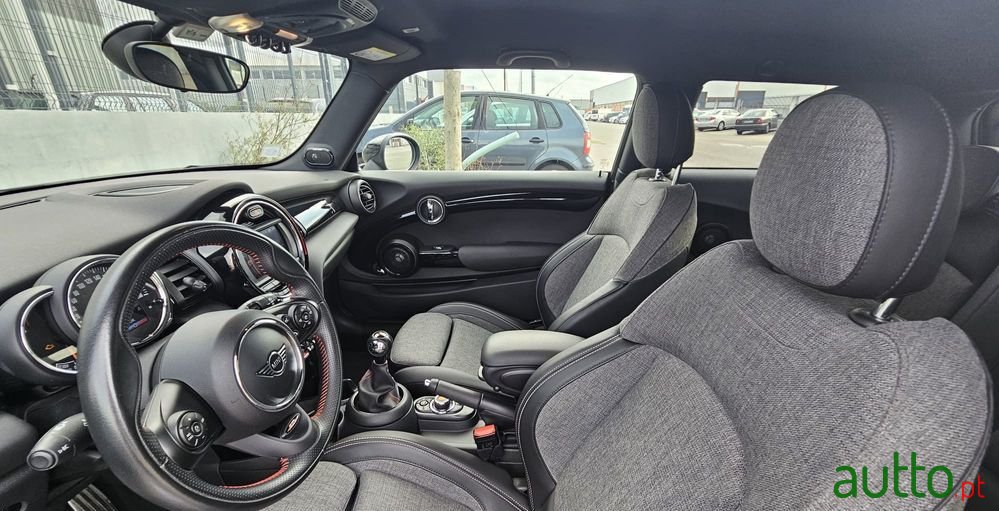 2019' MINI Cooper S photo #4