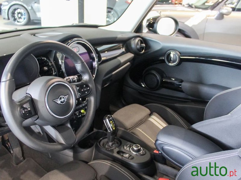 2022' MINI Cooper Se Premium photo #6